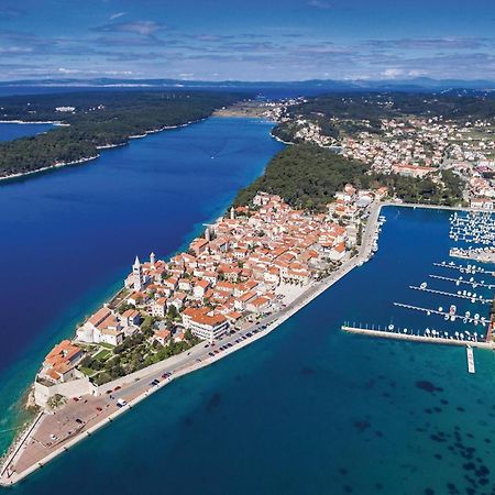 Awesome apartment in Supetarska Draga with 1 Bedrooms&WiFi Exteriör bild