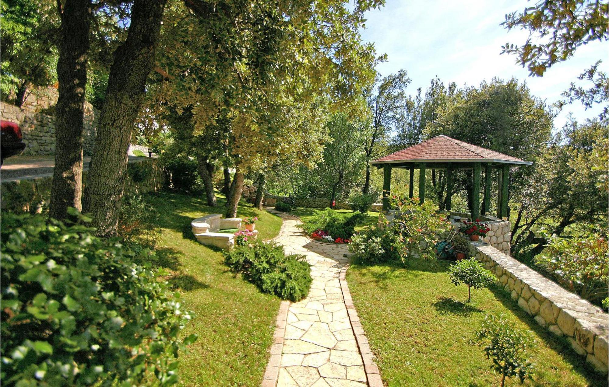 Awesome apartment in Supetarska Draga with 1 Bedrooms&WiFi Exteriör bild