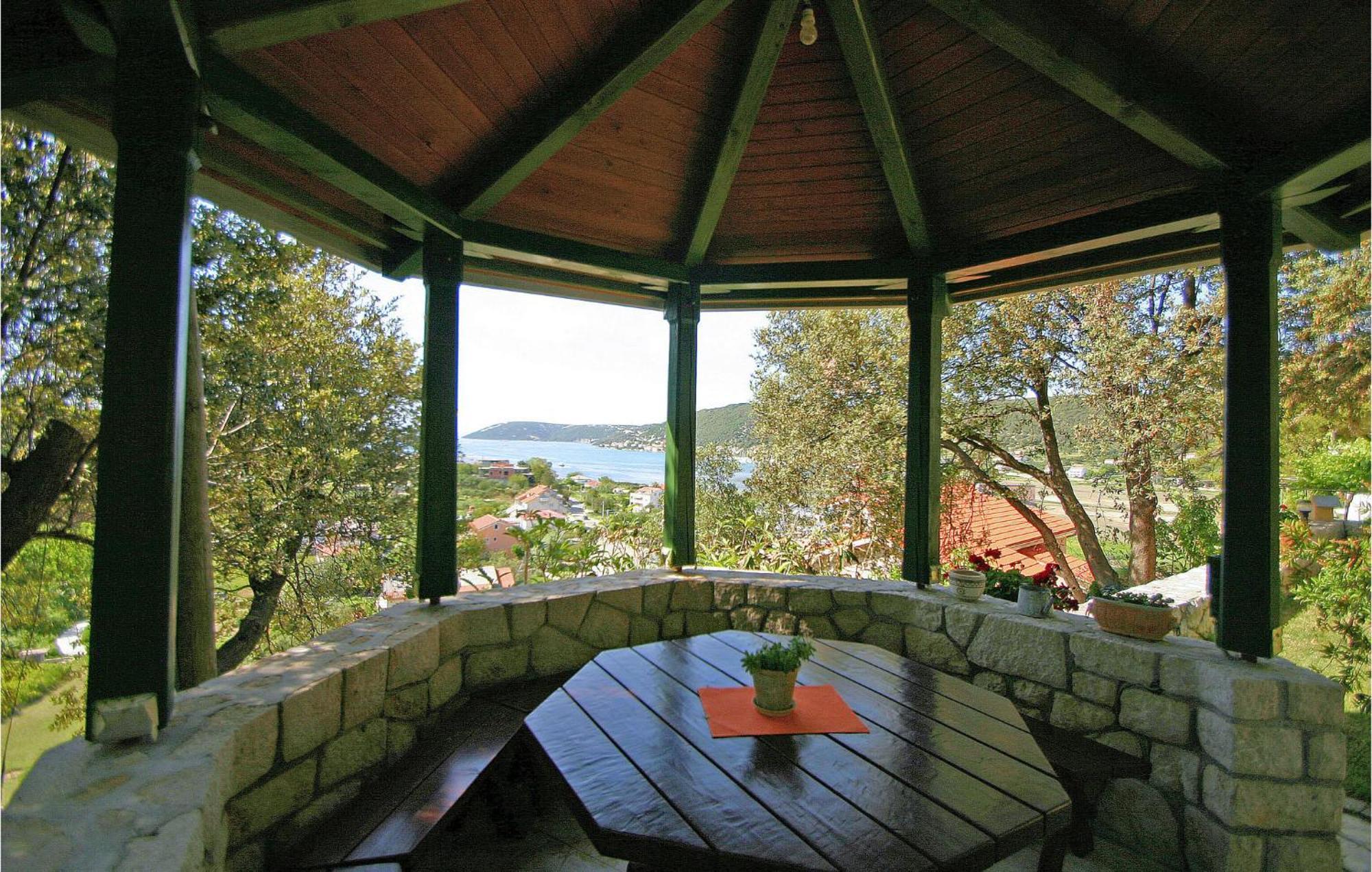 Awesome apartment in Supetarska Draga with 1 Bedrooms&WiFi Exteriör bild